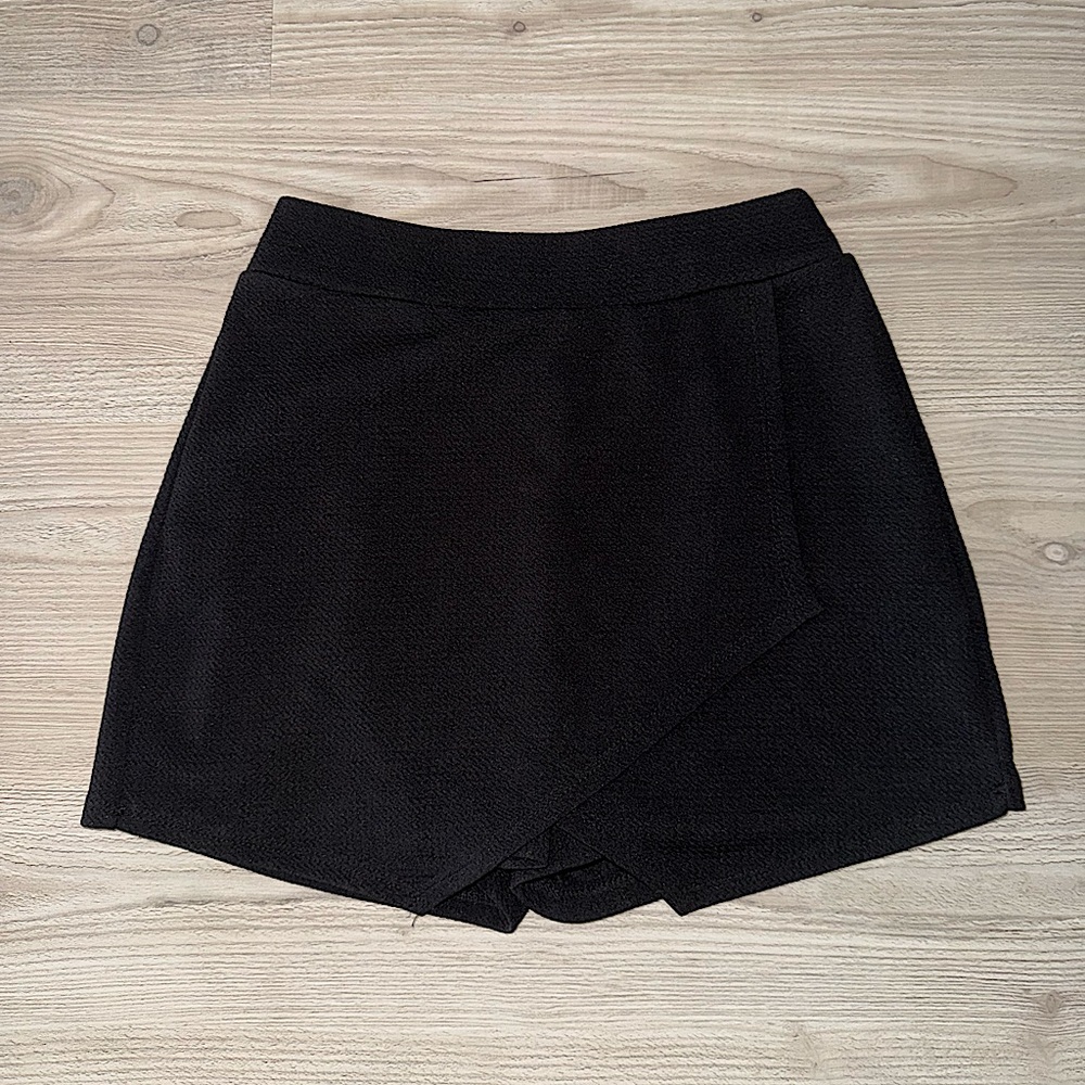 Black Skort